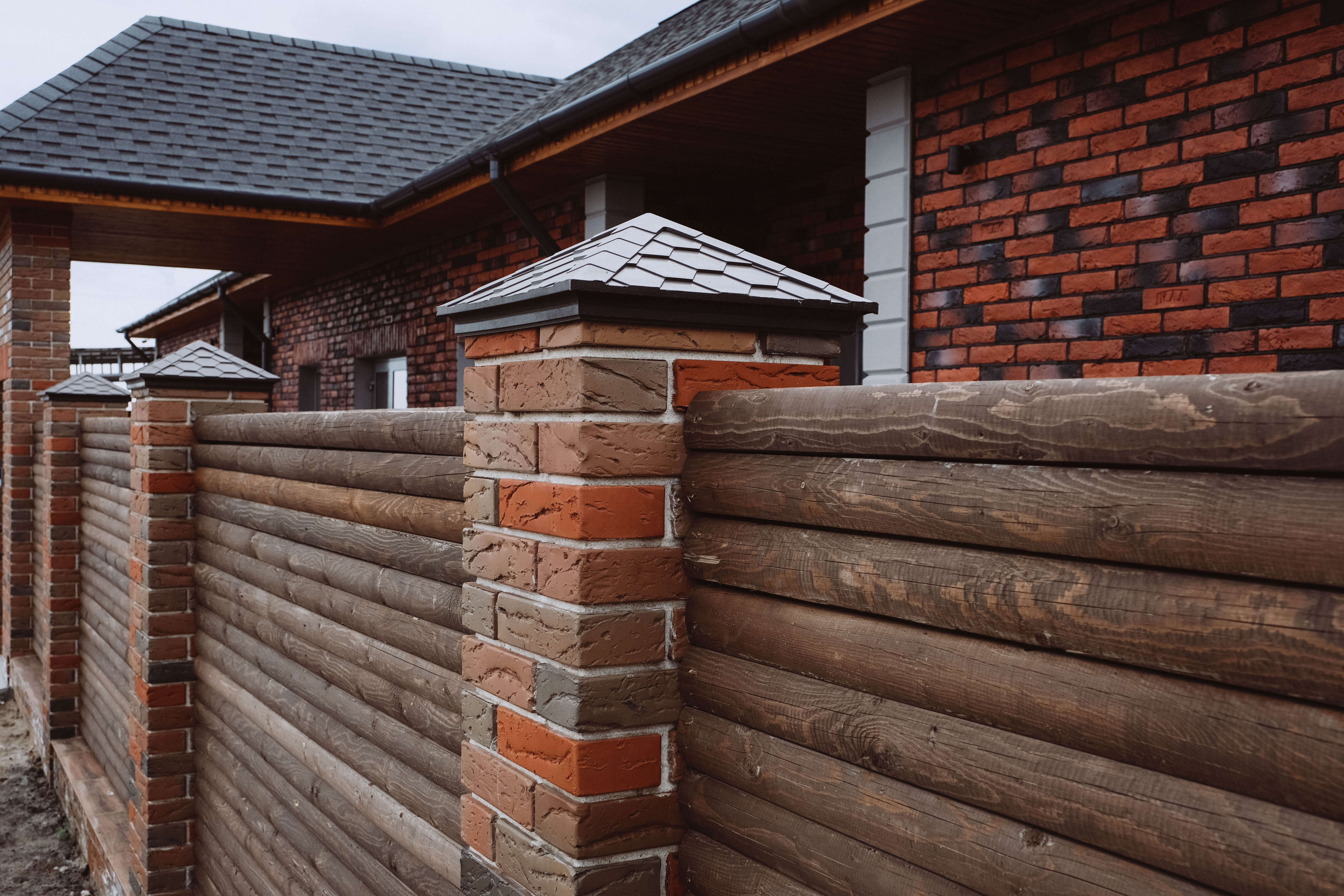 Колпак Zking Эверест Коричневый на столб 1.5х1.5 кирпича (390х390мм) в Златоусте фото