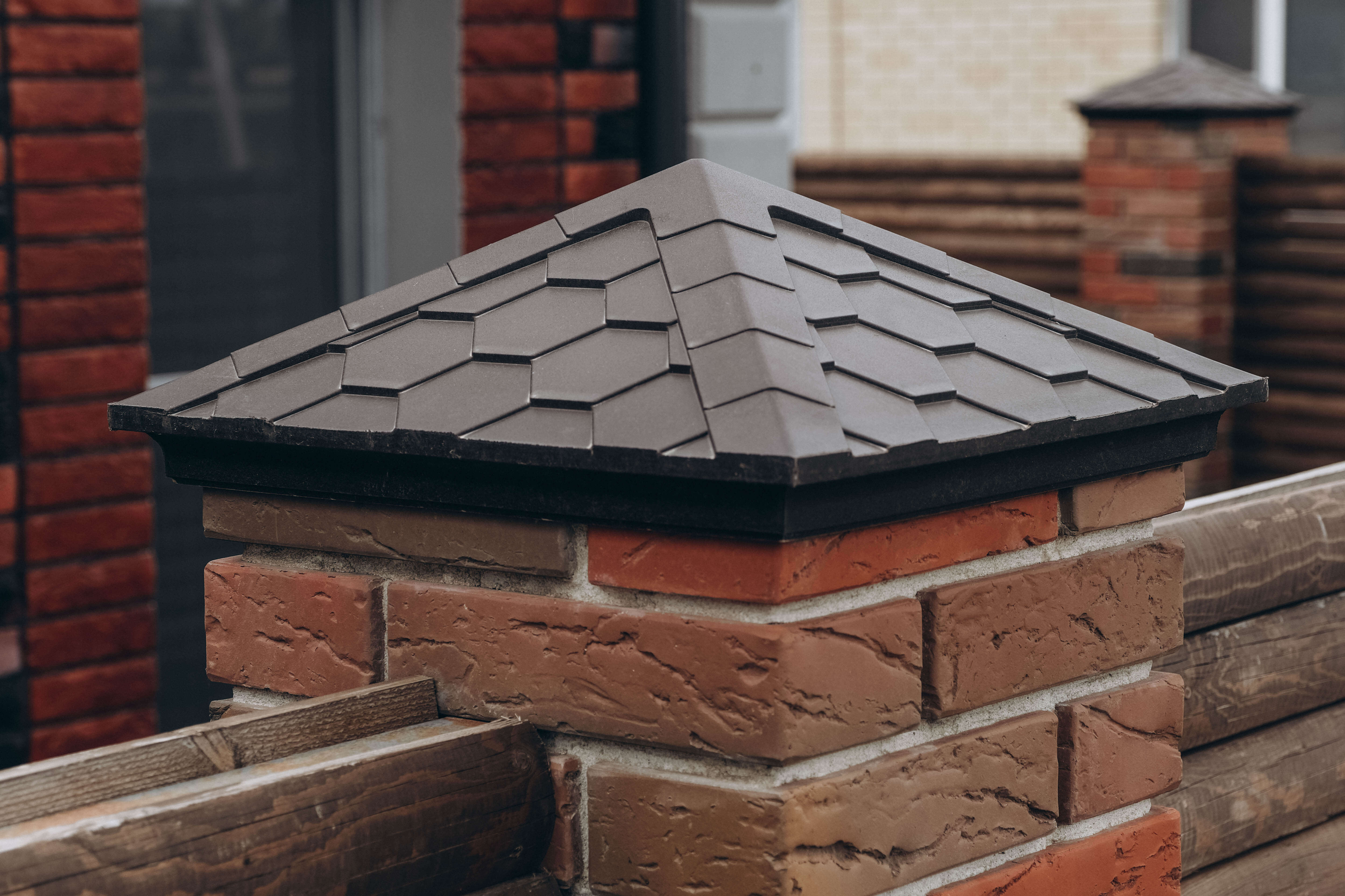 Колпак Zking Эверест Коричневый на столб 1.5х1.5 кирпича (390х390мм) в Златоусте фото